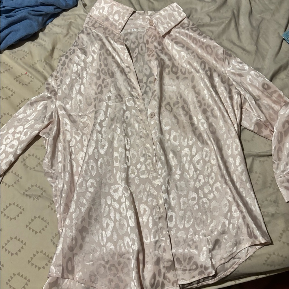 Elegant Leopard Print Blouse - Cream